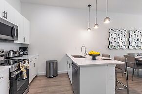 Radiant Realm - Avantstay 30mins to Disney + Private Pool