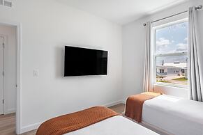 Radiant Realm - Avantstay 30mins to Disney + Private Pool