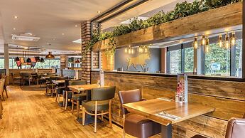 Premier Inn Bristol Parkway - M32