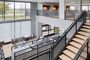 Atwell Suites Kansas City Airport by IHG