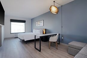 Atwell Suites Kansas City Airport by IHG