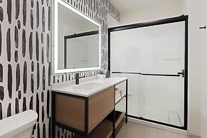 Atwell Suites Kansas City Airport by IHG