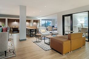 Atwell Suites Kansas City Airport by IHG