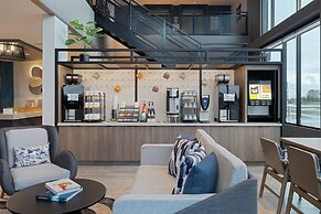 Atwell Suites Kansas City Airport by IHG