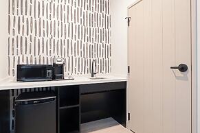 Atwell Suites Kansas City Airport by IHG