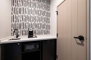 Atwell Suites Kansas City Airport by IHG