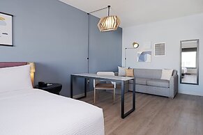 Atwell Suites Kansas City Airport by IHG