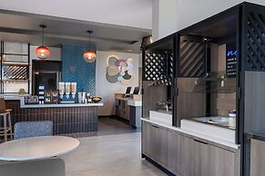 Atwell Suites Kansas City Airport by IHG