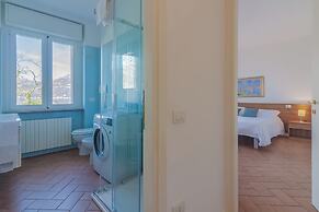 Flower House with Lake View