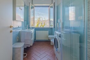 Flower House with Lake View