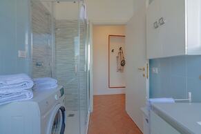 Flower House with Lake View