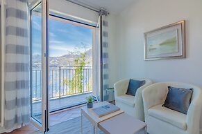 Flower House with Lake View