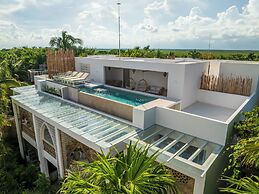 Sana Tulum Beachfront Boutique Hotel