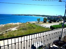 Nyota Holiday Home With sea View Balcony for 4 Guests in Torre Dell'or