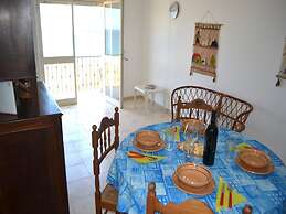 Nyota Holiday Home With sea View Balcony for 4 Guests in Torre Dell'or