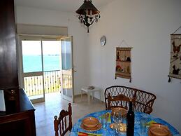 Nyota Holiday Home With sea View Balcony for 4 Guests in Torre Dell'or