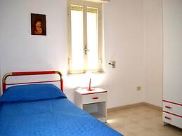 Nyota Holiday Home With sea View Balcony for 4 Guests in Torre Dell'or