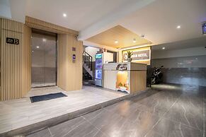 Bin Bin Hotel 12 - Near SaLa Residence