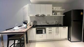 521 - 5 Stars Pool View Large Studio at Patong Beach