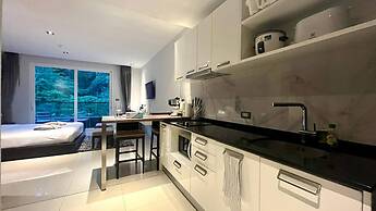 521 - 5 Stars Pool View Large Studio at Patong Beach