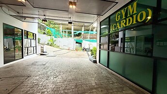 Emerald 521 - Studio With Balcony and Shared Pool