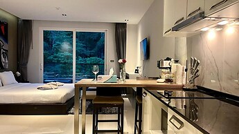 521 - 5 Stars Pool View Large Studio at Patong Beach