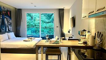 521 - 5 Stars Pool View Large Studio at Patong Beach