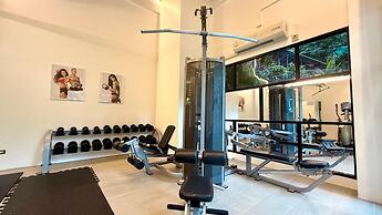 Emerald 521 - Studio With Balcony and Shared Pool