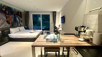 521 - 5 Stars Pool View Large Studio at Patong Beach