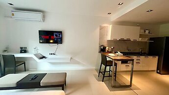 521 - 5 Stars Pool View Large Studio at Patong Beach