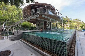 521 - 5 Stars Pool View Large Studio at Patong Beach