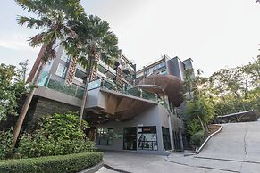 521 - 5 Stars Pool View Large Studio at Patong Beach