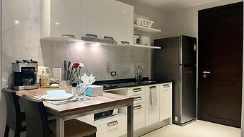 521 - 5 Stars Pool View Large Studio at Patong Beach