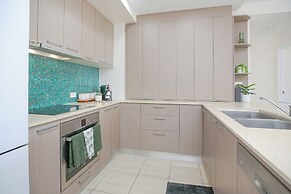 City Centre Apartment with Mountain View