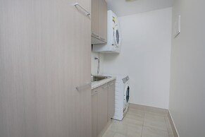 City Centre Apartment with Mountain View