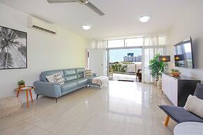 City Centre Apartment with Mountain View