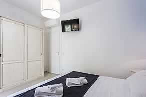 SMALL LUXURY APARTMENT WITH POOL