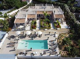 SMALL LUXURY APARTMENT WITH POOL