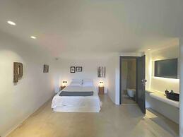 Firaoldport Caldera Sea & Volcano View - 2 Joined Houses