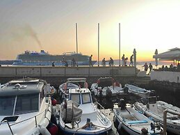 Firaoldport Caldera Sea & Volcano View - 2 Joined Houses