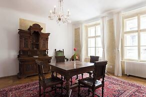 Antique Old Town Apartment