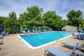 Walk to Shore & Boardwalk: Bethany Beach Retreat