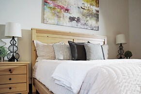 Stylish Lake Austin Retreat w/ EV Charger!