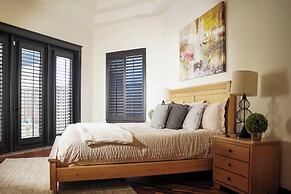 Stylish Lake Austin Retreat w/ EV Charger!