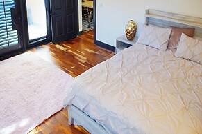 Stylish Lake Austin Retreat w/ EV Charger!