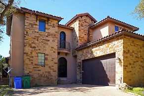 Stylish Lake Austin Retreat w/ EV Charger!
