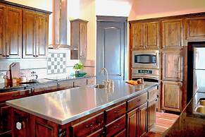 Stylish Lake Austin Retreat w/ EV Charger!