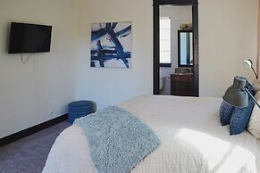 Stylish Lake Austin Retreat w/ EV Charger!