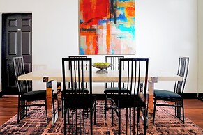 Stylish Lake Austin Retreat w/ EV Charger!