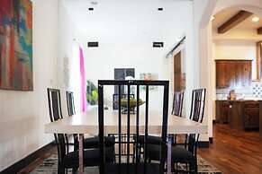 Stylish Lake Austin Retreat w/ EV Charger!